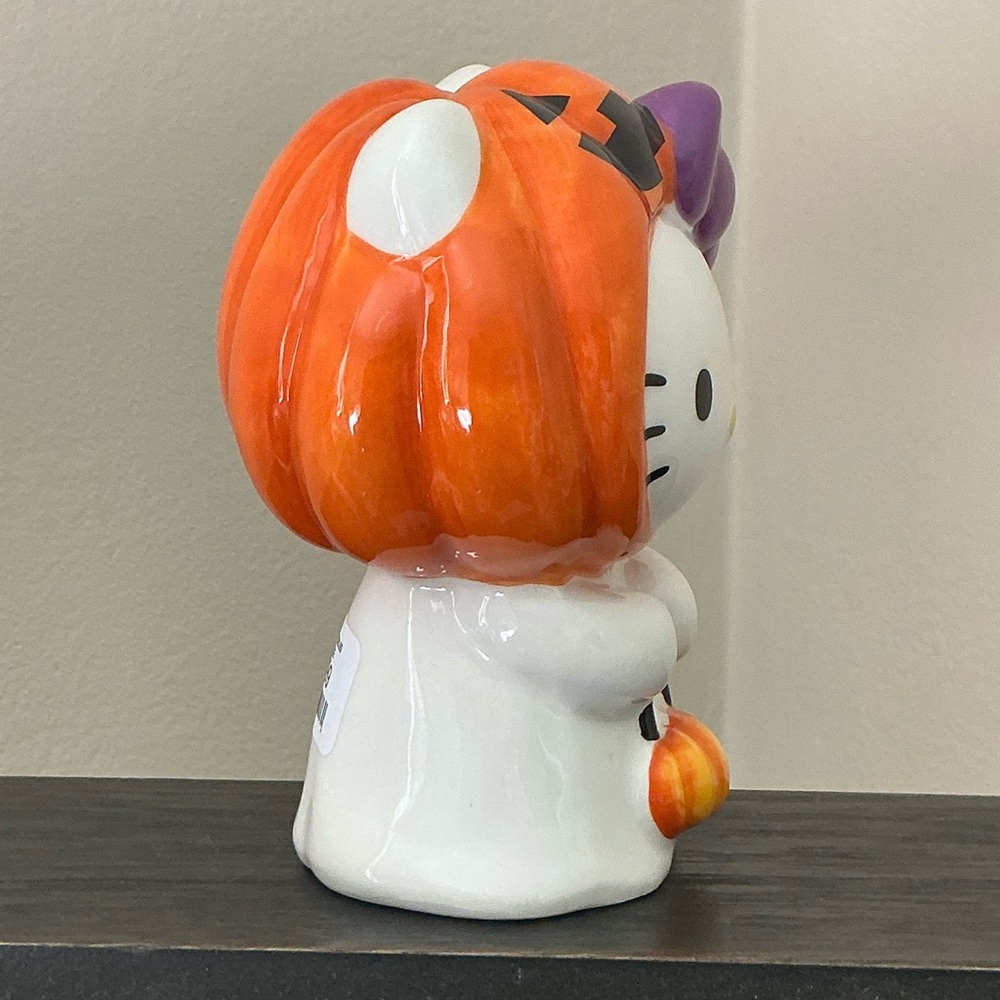Halloween Hello Kitty holding Pumpkin Purse by Blue Sky ClayWorks / Sanrio - Picture 2 of 8